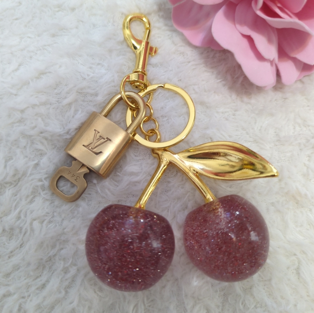 Louis Vuitton Authentic LV Lock And Key #344 With Pink Glitter Gold Bag Charm